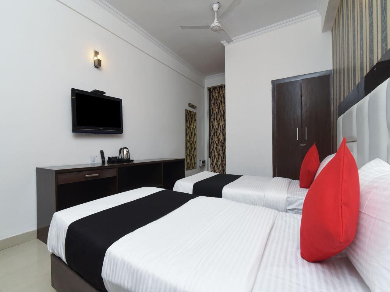 Capital O 16676 Near Noida City Center Exterior photo