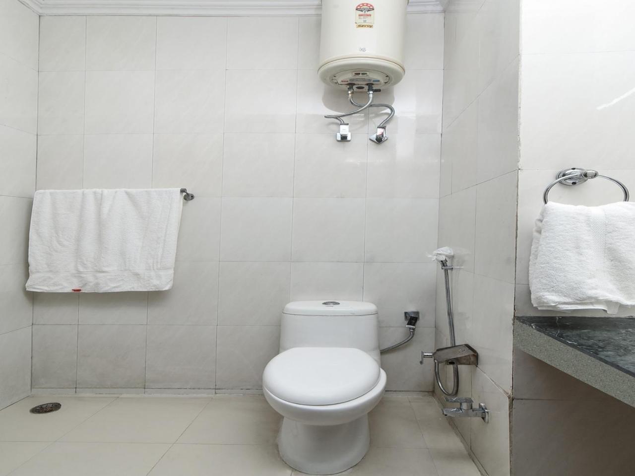 Capital O 16676 Near Noida City Center Exterior photo